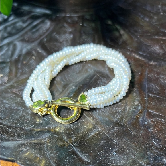 Elegant Pearl Bracelet with Gold Accents.WA465 - Picture 1 of 4
